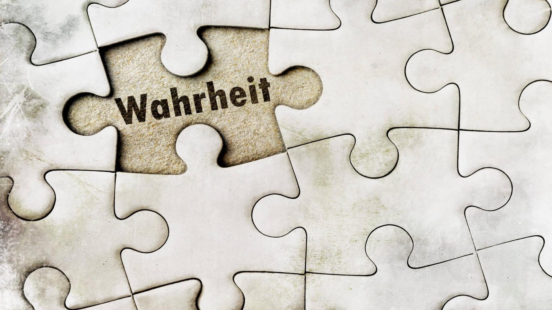 Ein Puzzle in dem ein Stück fehlt. Das Stück ist die Wahrheit. Fehlendes Puzzleteil Wahrheit missing Part puzzle Truth Ein Puzzle in dem ein Stück fehlt. Das Stück ist die Wahrheit. Fehlendes Puzzleteil Wahrheit missing Part puzzle Truth