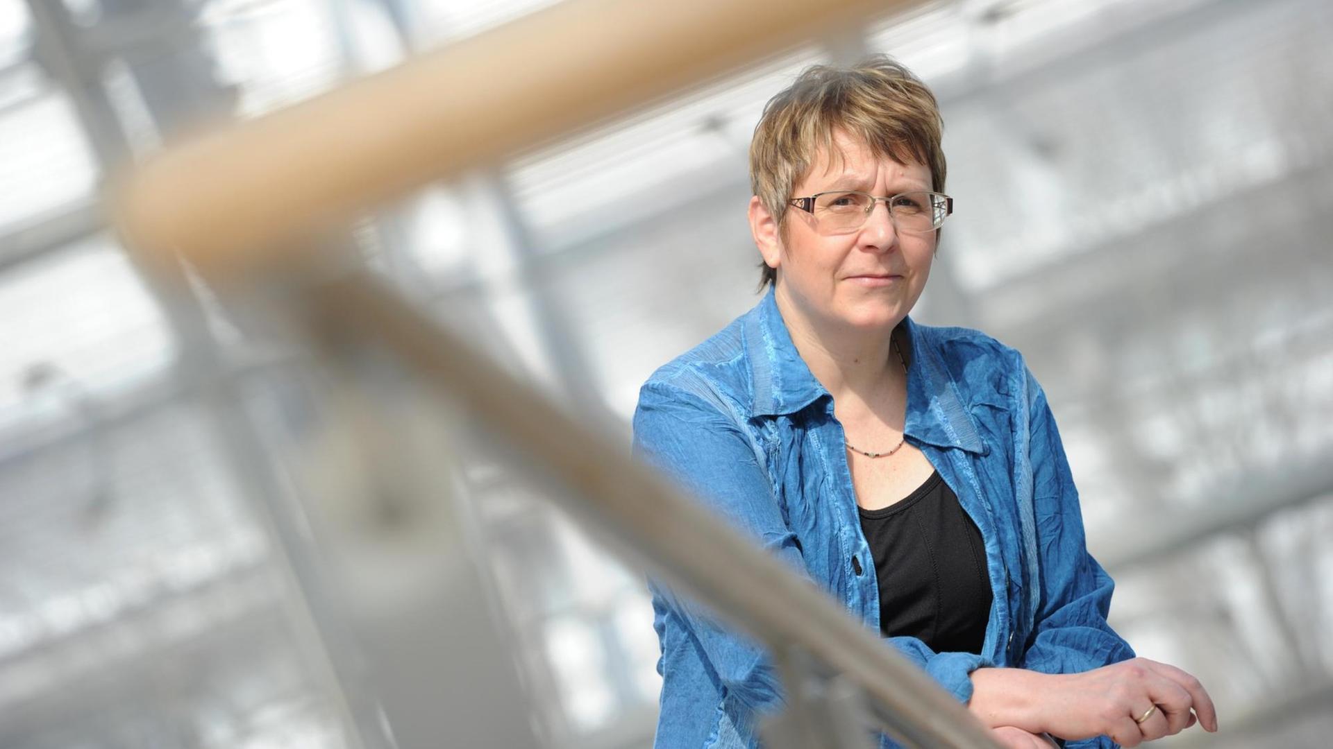 Die deutsche Schriftstellerin Kerstin Hensel auf der Leipziger Buchmesse. Die deutsche Schriftstellerin Kerstin Hensel auf der Leipziger Buchmesse.