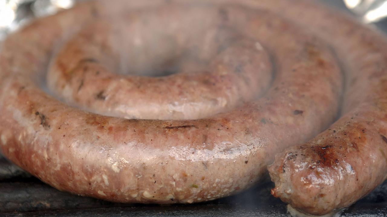 Die Boerewors ist eine zu einer großen Schnecke aufgerollte für Südafrika typische Grillwurst. Die Boerewors ist eine zu einer großen Schnecke aufgerollte für Südafrika typische Grillwurst.