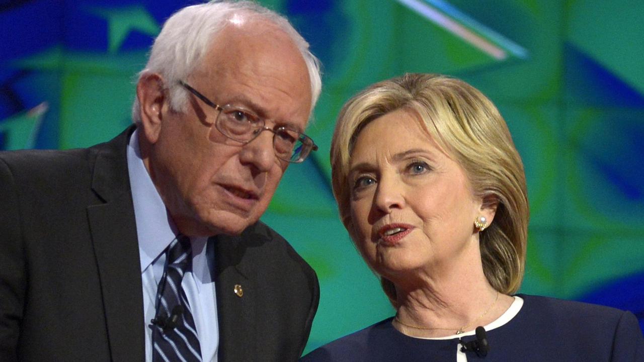 Bernie Sanders, Senator für den US-Bundesstaat Vermont, mit Hillary Clinton. Bernie Sanders, Senator für den US-Bundesstaat Vermont, mit Hillary Clinton.