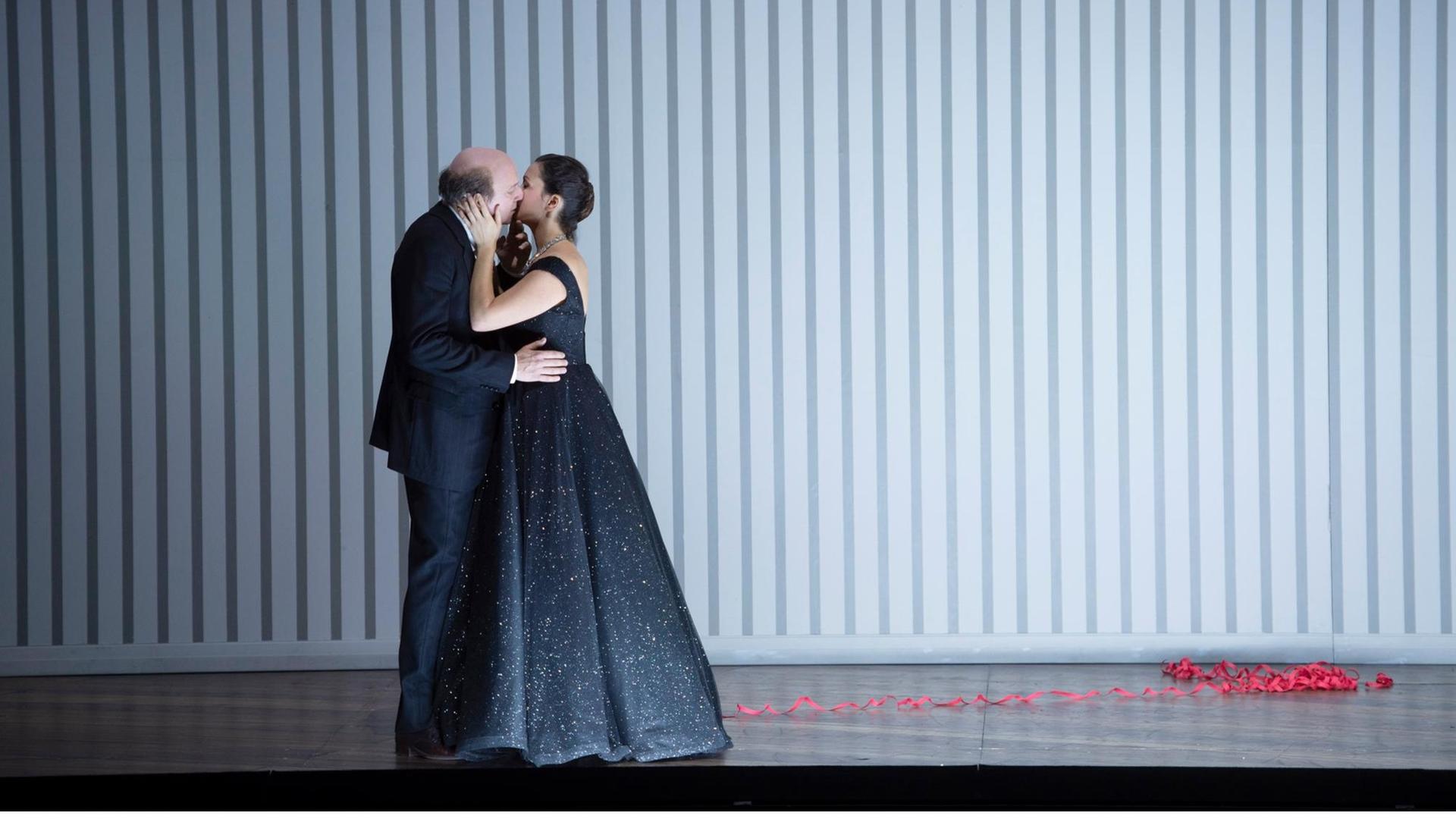 Johannes Martin Kränzle als Don Pasquale und Julie Fuchs als Norina Johannes Martin Kränzle als Don Pasquale und Julie Fuchs als Norina