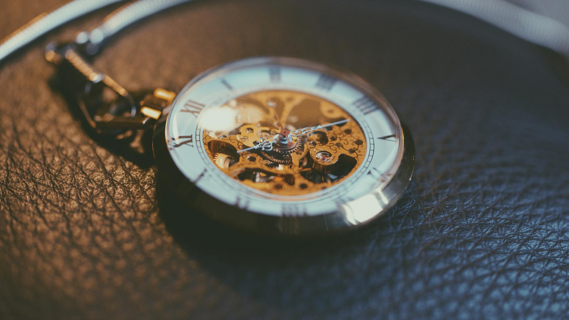 Eine alte Taschenuhr Eine alte Taschenuhr