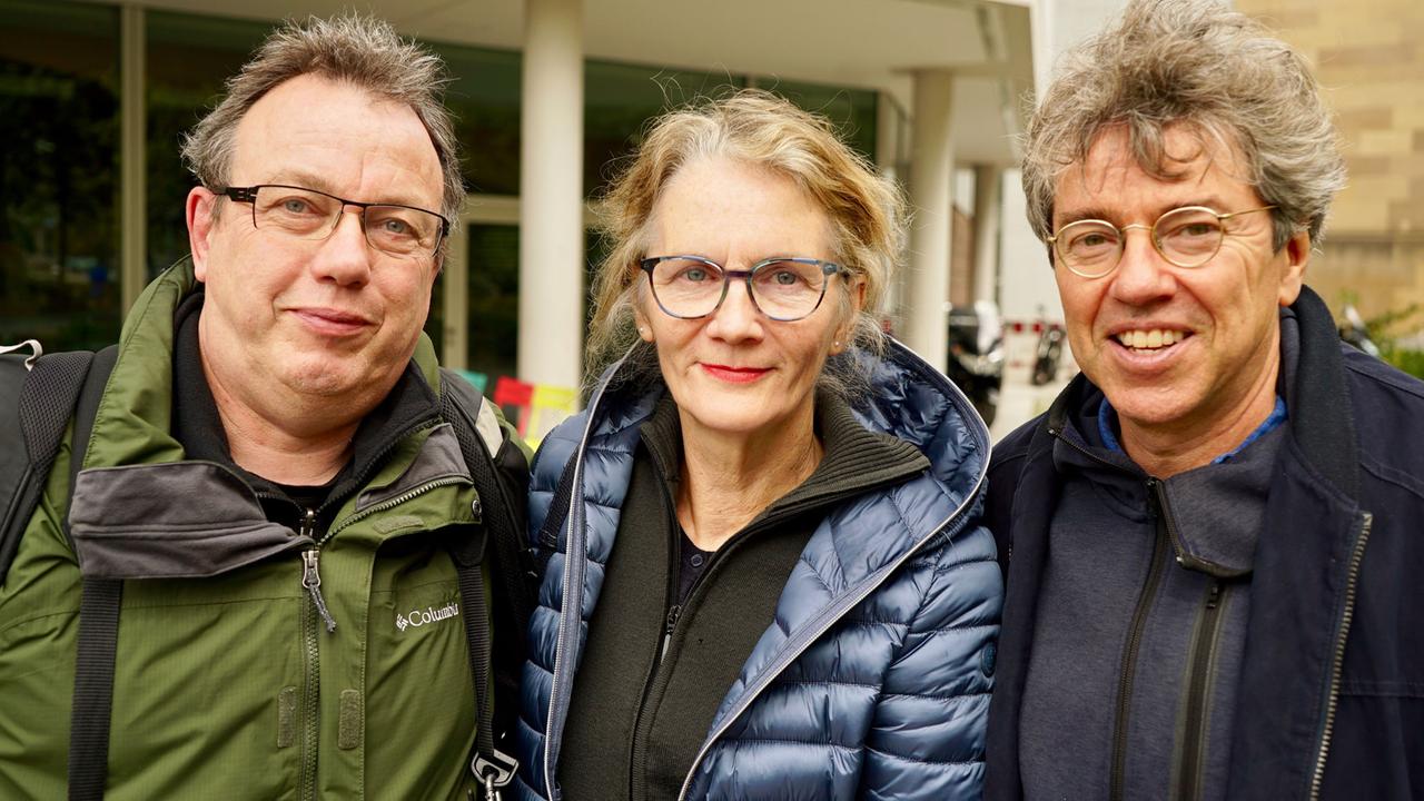 Erinnerungsfoto nach dem Spaziergang: Techniker Thomas Schütt (li.), Liane v. Billerbeck und Andres Veiel Erinnerungsfoto nach dem Spaziergang: Techniker Thomas Schütt (li.), Liane v. Billerbeck und Andres Veiel