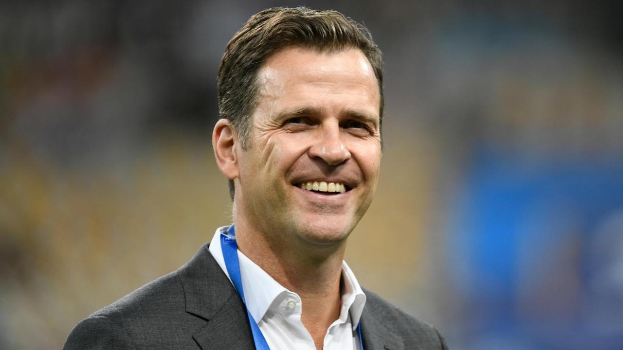 DFB-Direktor Oliver Bierhoff gut gelaunt am Spielfeldrand vor einem Länderspiel der deutschen Fußballnationalmannschaft. DFB-Direktor Oliver Bierhoff gut gelaunt am Spielfeldrand vor einem Länderspiel der deutschen Fußballnationalmannschaft.