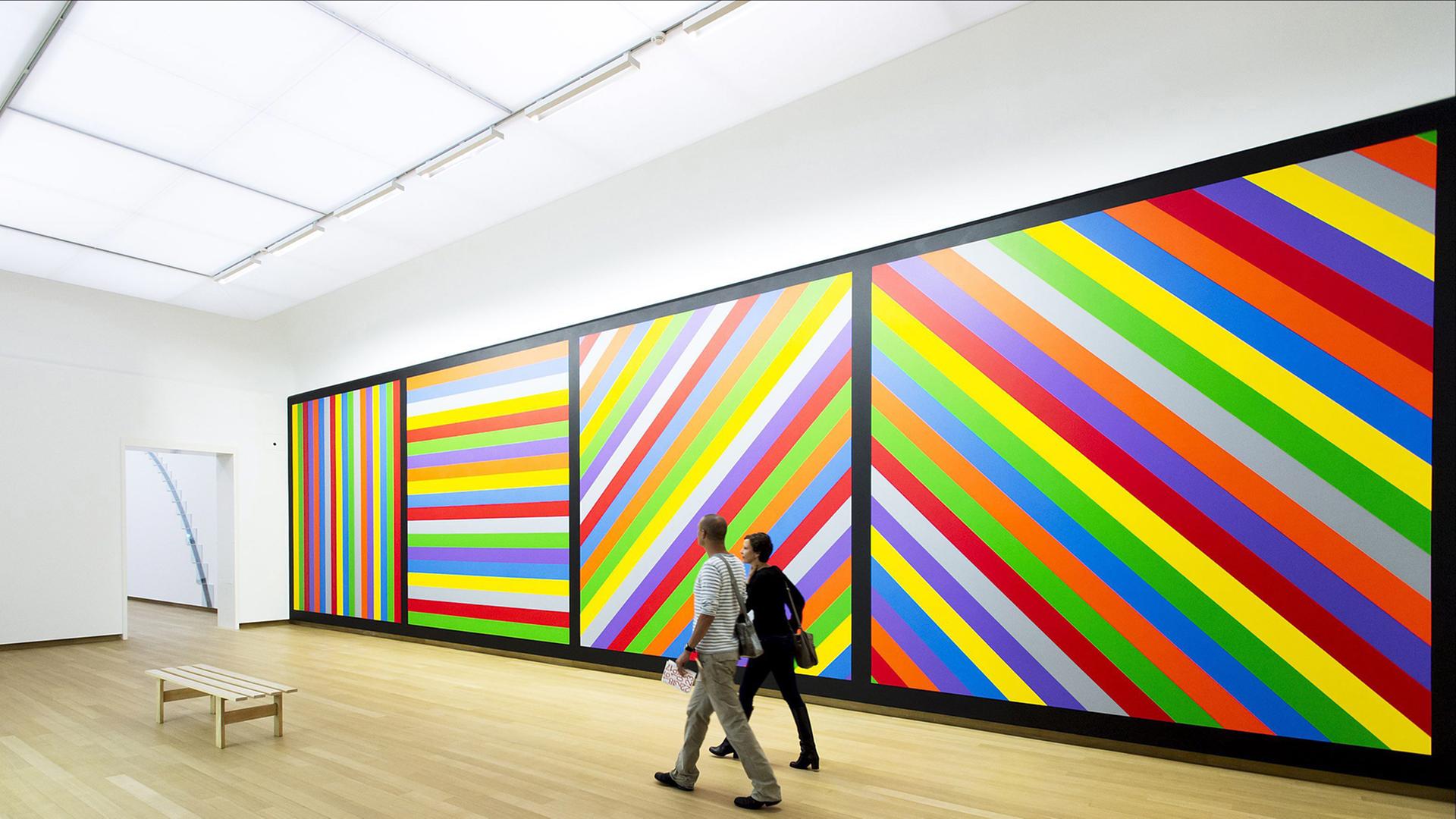Das Wandbild #1084 des Künstlers Sol LeWitt. Das Wandbild #1084 des Künstlers Sol LeWitt.