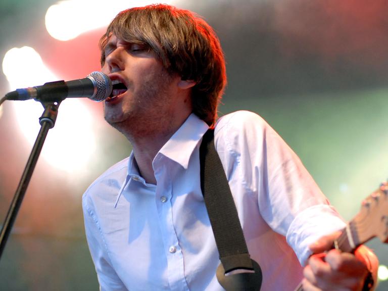 Tocotronic-Sänger Dirk von Lowtzow bei einem Auftritt der Band beim Berlin-Festival 2007.