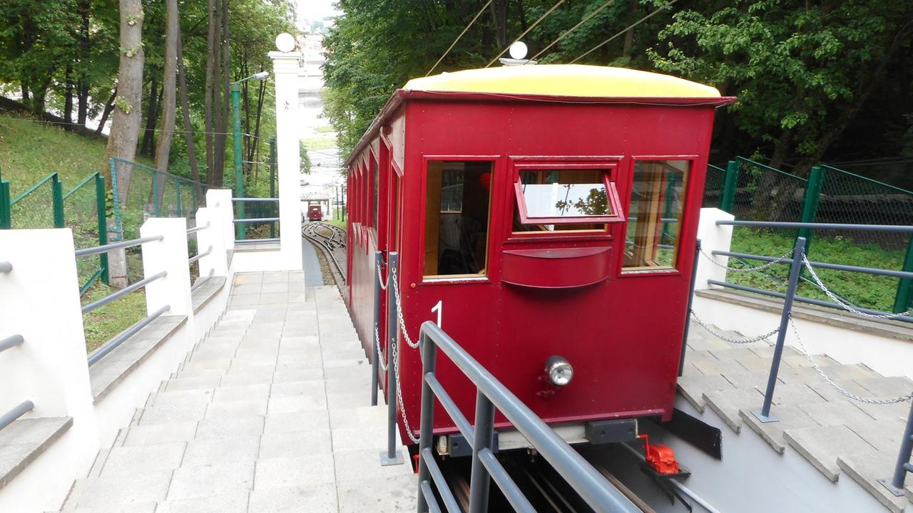 Standseilbahn in der litauischen Stadt Kaunas Standseilbahn in der litauischen Stadt Kaunas