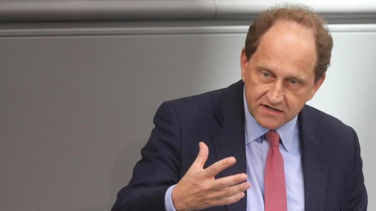 Der Abgeordnete Alexander Graf Lambsdorff (FDP) spricht bei der Generaldebatte im Deutschen Bundestag. Der Abgeordnete Alexander Graf Lambsdorff (FDP) spricht bei der Generaldebatte im Deutschen Bundestag.