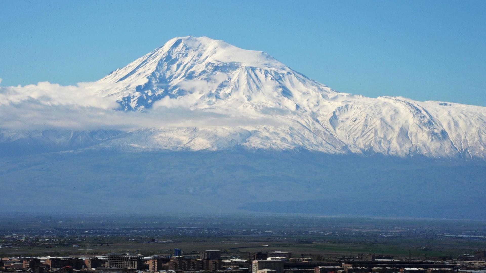 Ansicht des Bergs Ararat in Armenien Ansicht des Bergs Ararat in Armenien