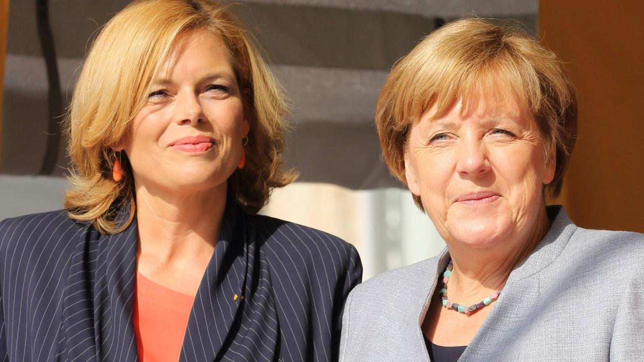 Klöckner (links) und Merkel bei einem Wahlkampfauftritt in Mainz Klöckner (links) und Merkel bei einem Wahlkampfauftritt in Mainz