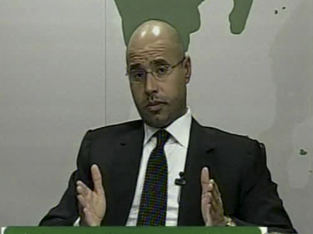 Saif al-Islam, Sohn des lybischen Machthabers Muamar al Gaddafi, spricht in einer Videobotschaft an das Volk