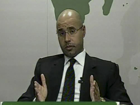 Saif al-Islam, Sohn des lybischen Machthabers Muamar al Gaddafi, spricht in einer Videobotschaft an das Volk Saif al-Islam, Sohn des lybischen Machthabers Muamar al Gaddafi, spricht in einer Videobotschaft an das Volk