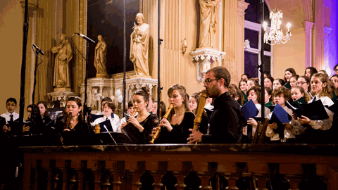 Das Ensemble "Flûte Alors!" und die Chöre "Les Voix Boreales" und "les Petits chanteurs de Laval" in der Kirche "La Visitation-du-Sault-au-Récollet" in Montreal/Kanada