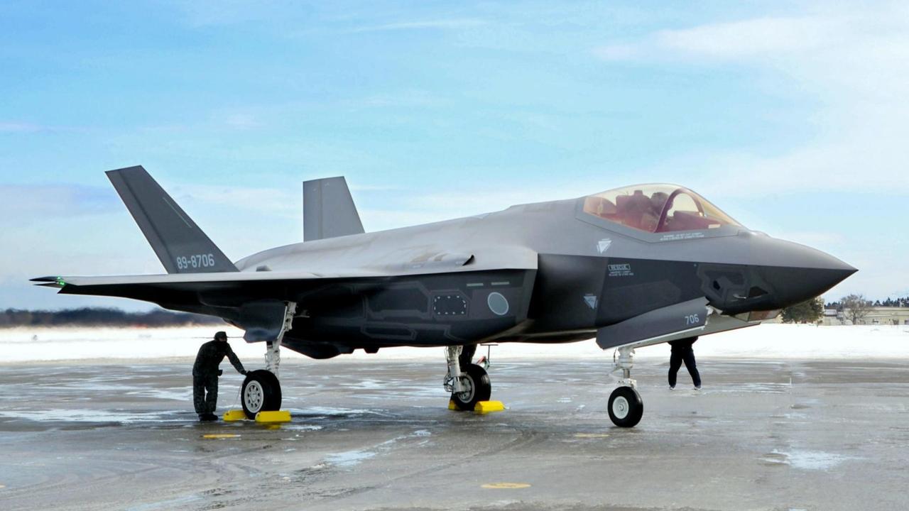Ein amerikanisches Kampfflugzeug des Typs F-35. Ein amerikanisches Kampfflugzeug des Typs F-35.