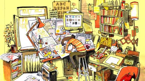 Eine Zeichnung zeigt Mawil über den Schreibttisch gebeugt in seinem vollen Atelier. Darin viele Blätter, Bücher und diverse Zeichenuntensilien.