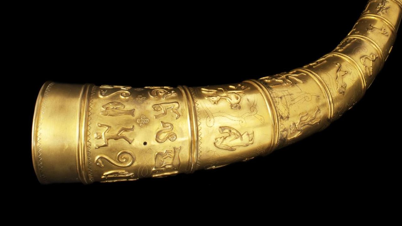 Ein goldenes Horn aus der Ausstellung "Archaeomusica" Ein goldenes Horn aus der Ausstellung "Archaeomusica"