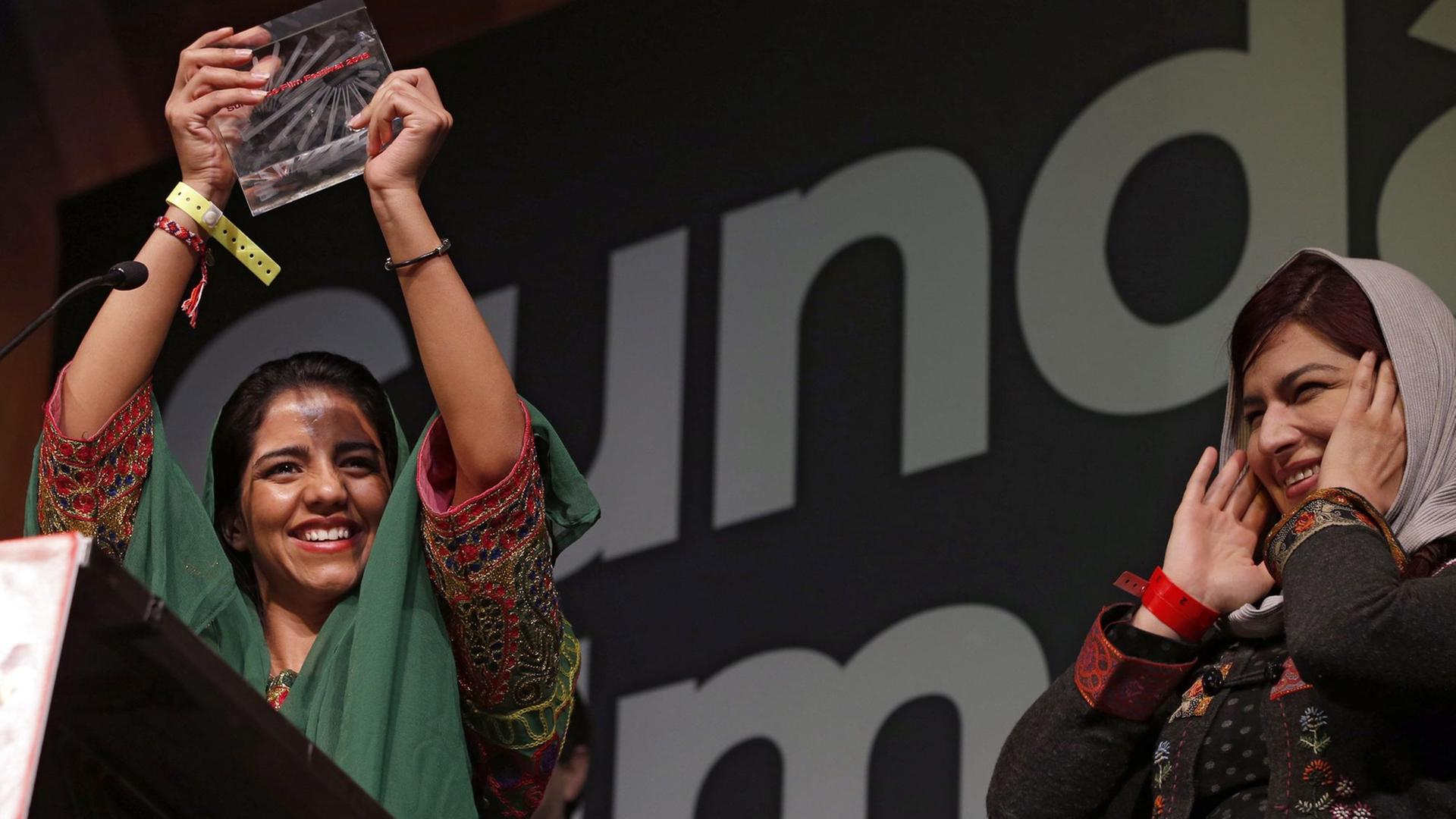 Sonita Alizadeh (l) und Rokhsareh Ghaem-Maghami (r) Sonita Alizadeh (l) und Rokhsareh Ghaem-Maghami (r)
