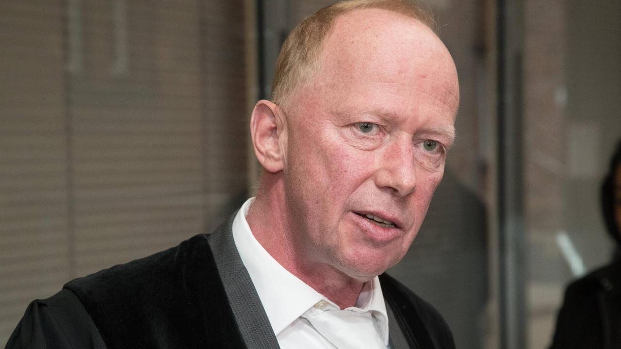 Der Jugendrichter und Autor Andreas Müller vor dem Amtsgericht in Bernau. Der Jugendrichter und Autor Andreas Müller vor dem Amtsgericht in Bernau.