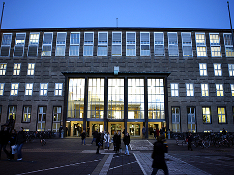 Das Hauptgebäude und der Campus der Universität Köln