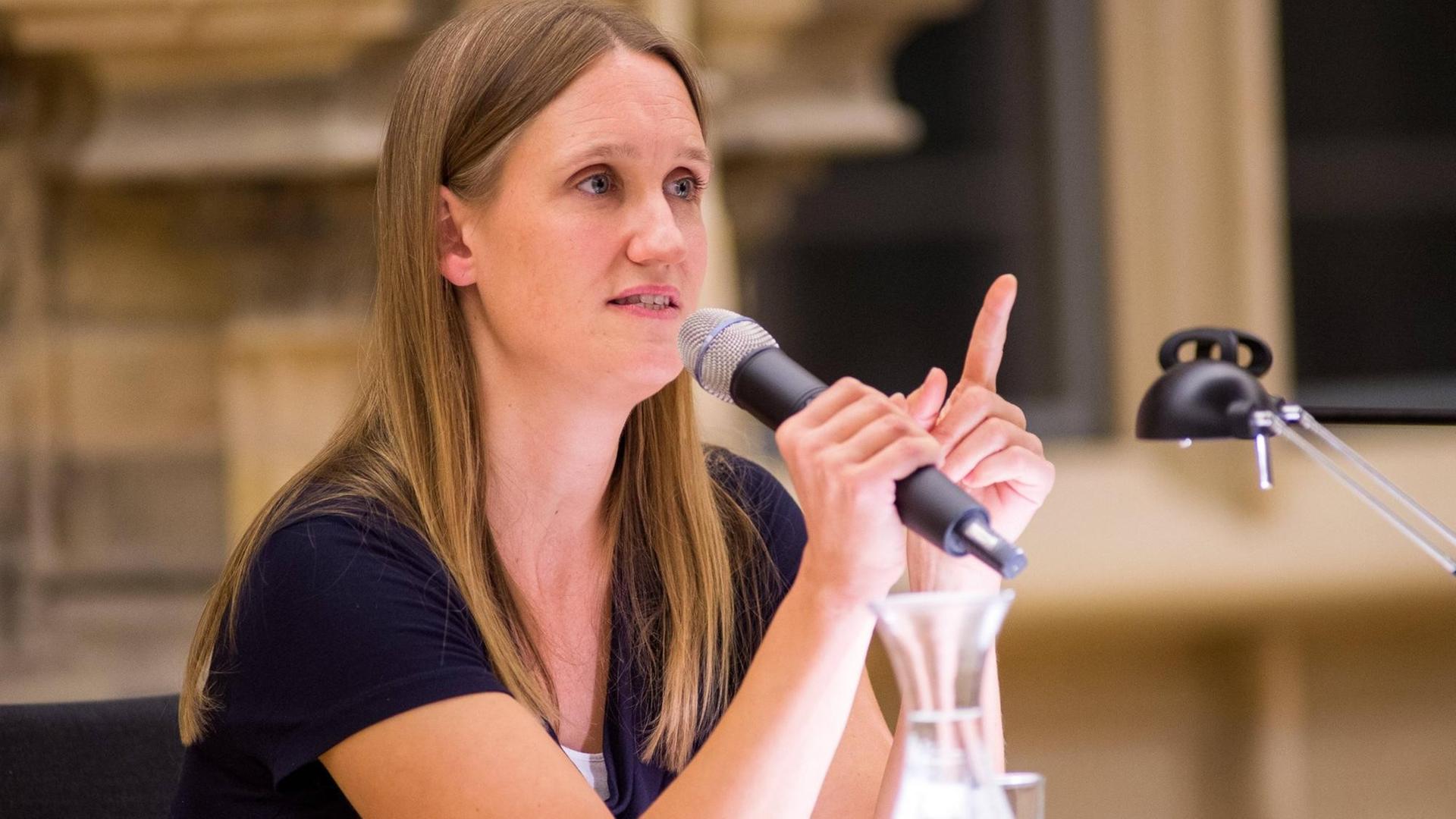 Syrien-Expertin und Autorin Kristin Helberg auf dem 20. Literaturfestival des Vereins Erfurter Herbstlese 2016. Syrien-Expertin und Autorin Kristin Helberg auf dem 20. Literaturfestival des Vereins Erfurter Herbstlese 2016.