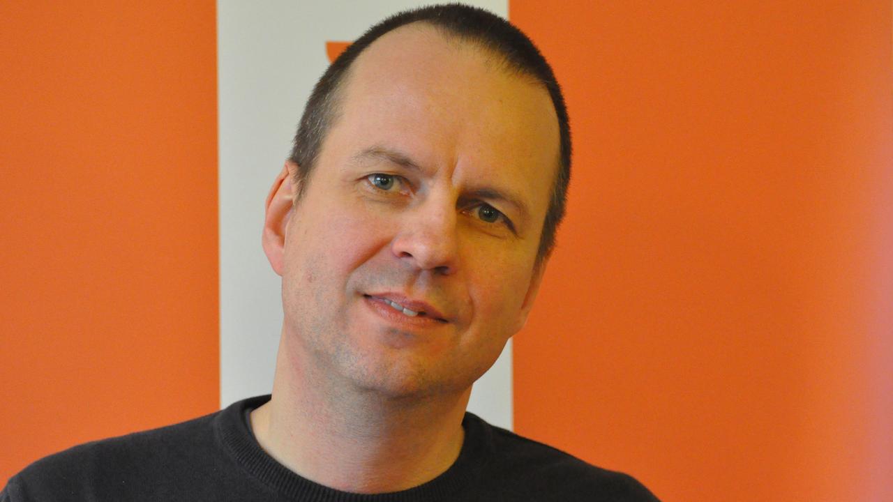 Der Schriftsteller Bov Bjerg im Funkhaus von Deutschlandradio Kultur Der Schriftsteller Bov Bjerg im Funkhaus von Deutschlandradio Kultur