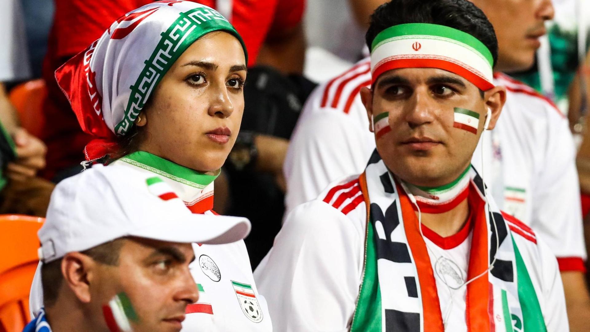 SARANSK, RUSSIA JUNE 25, 2018: Iran s supporters in their 2018 FIFA World Cup WM Weltmeisterschaft Fussball Group B football match against Portugal at Mordovia Arena Stadium. Stanislav Krasilnikov/TASS PUBLICATIONxINxGERxAUTxONLY TS0865AE SARANSK, RUSSIA JUNE 25, 2018: Iran s supporters in their 2018 FIFA World Cup WM Weltmeisterschaft Fussball Group B football match against Portugal at Mordovia Arena Stadium. Stanislav Krasilnikov/TASS PUBLICATIONxINxGERxAUTxONLY TS0865AE
