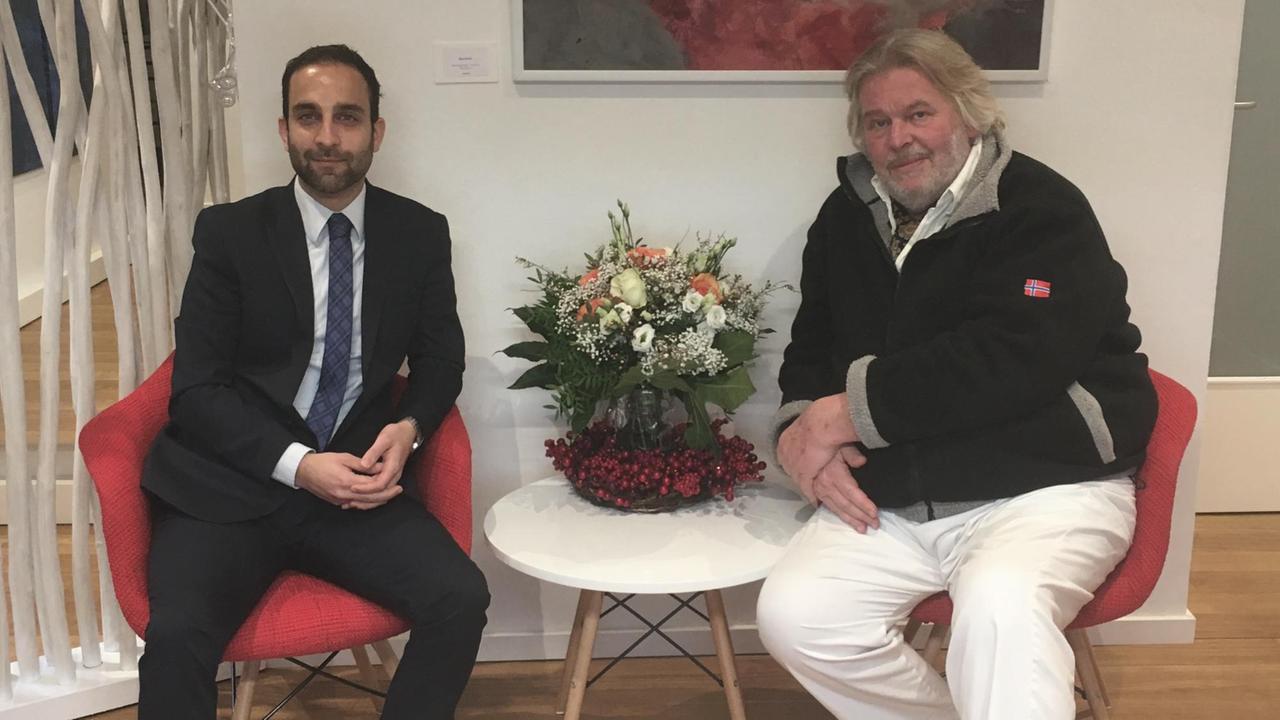 Verordnet Cannabisblüten: Rolf Müller (rechts). Ohne Anwalt Danny Herbert Arvaneh geht nichts. Verordnet Cannabisblüten: Rolf Müller (rechts). Ohne Anwalt Danny Herbert Arvaneh geht nichts.