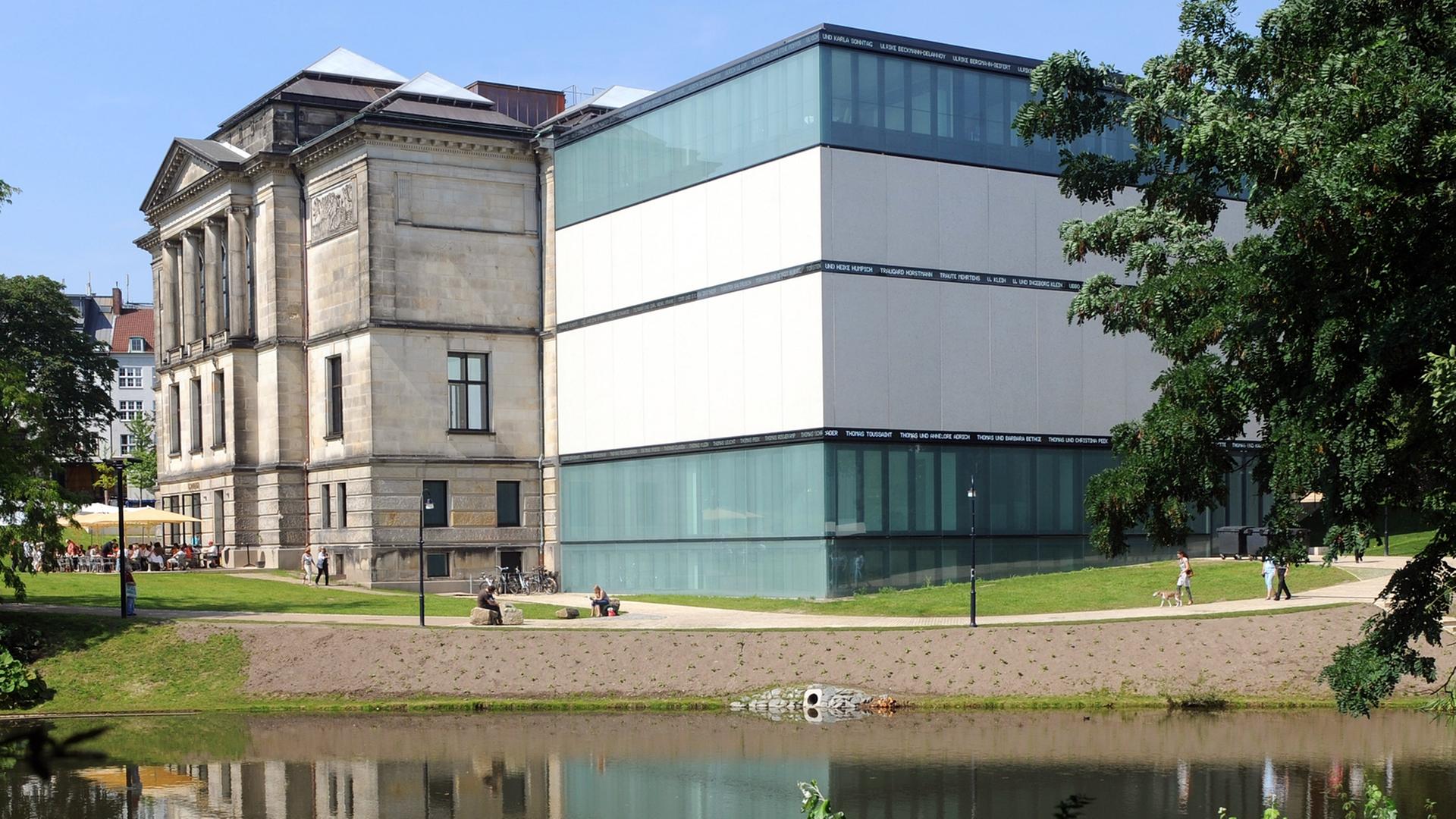 Die Kunsthalle Bremen mit neuem Anbau Die Kunsthalle Bremen mit neuem Anbau