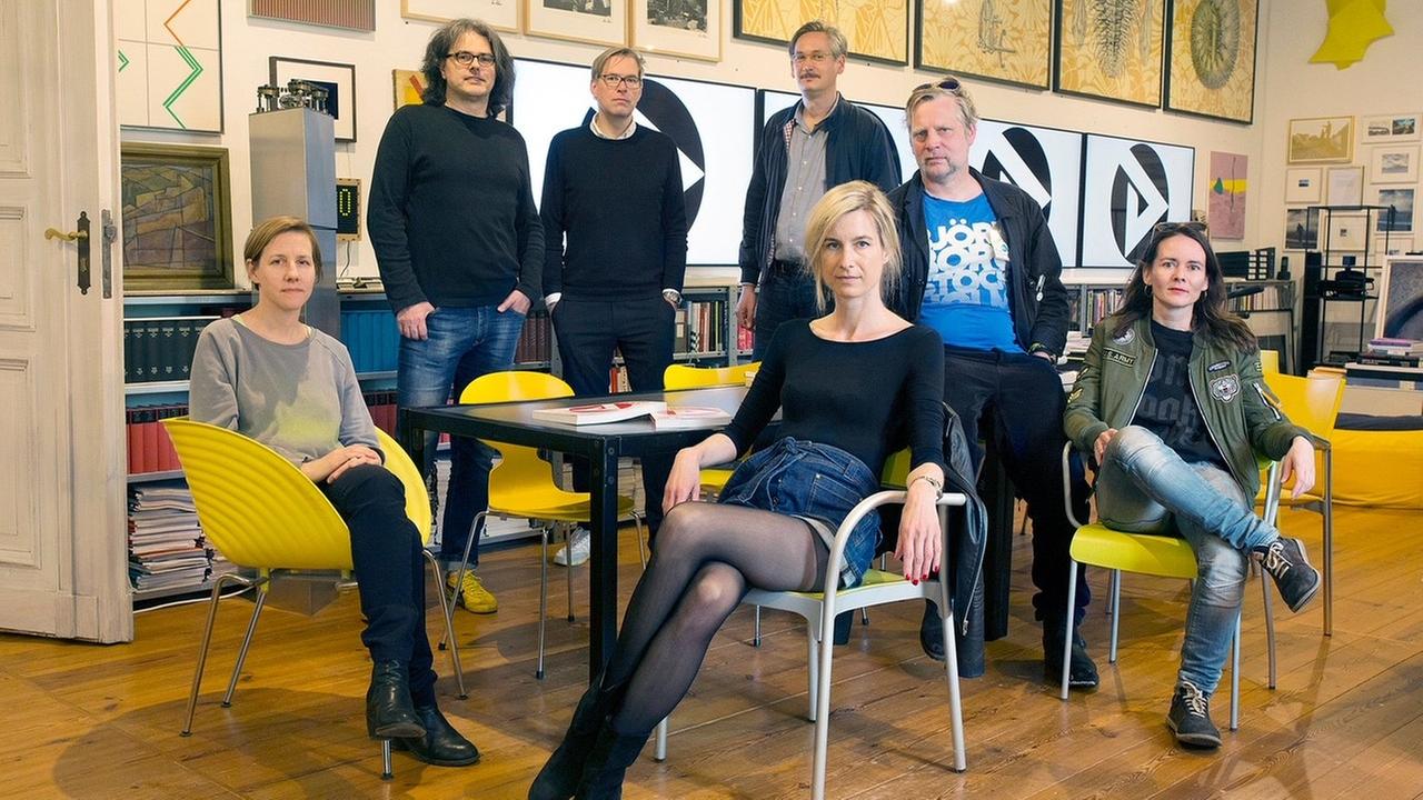 Das Team der Direkten Auktion in einem Gruppenfoto. Das Team der Direkten Auktion in einem Gruppenfoto.
