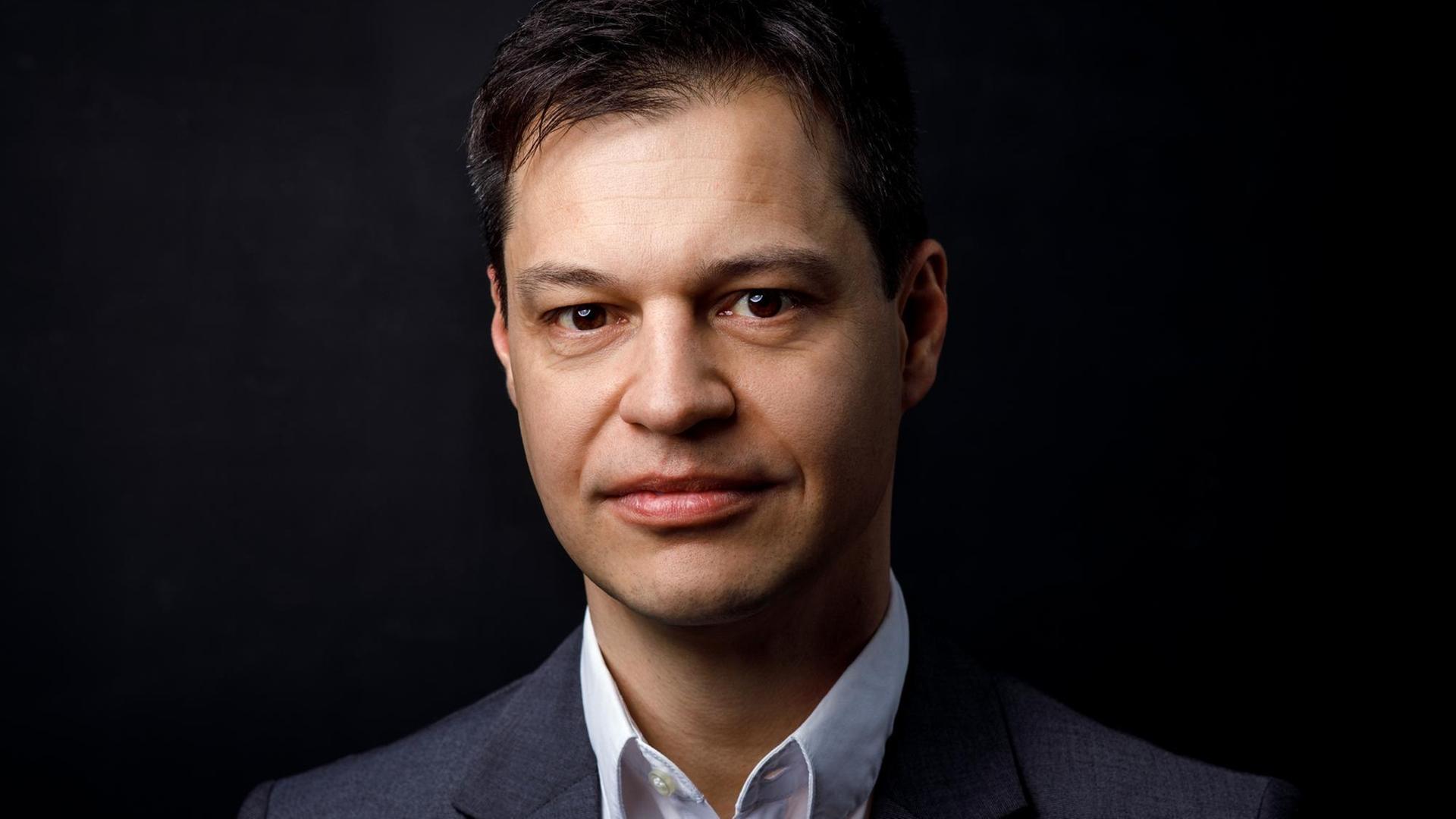 Daniel Hornuff Daniel Hornuff