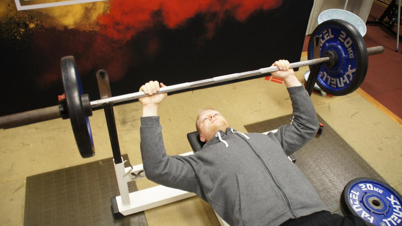 Footballspieler Kai Wullbrandt bei der NFL International Combine in Hennef Footballspieler Kai Wullbrandt bei der NFL International Combine in Hennef