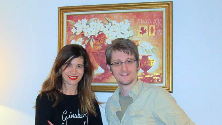 Edward Snowden und Angela Richter Edward Snowden und Angela Richter