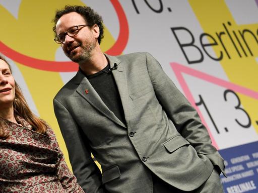Die Direktoren der Berlinale, Mariette Rissenbeek und Carlo Chatrian, stellen das Programm vor.