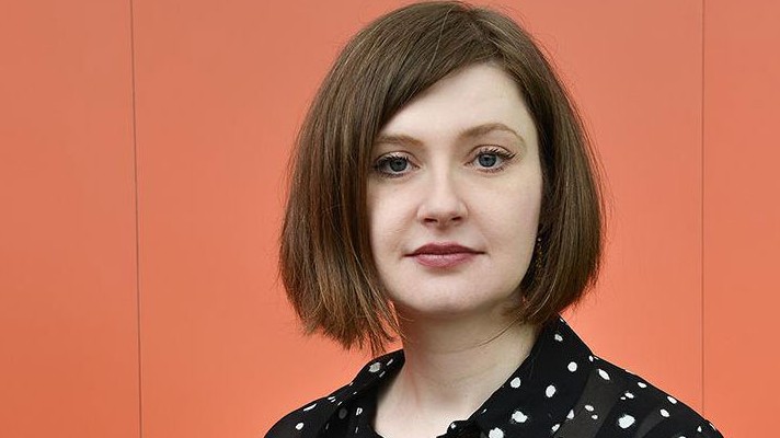 Die Schriftstellerin Olga Grjasnowa bei Deutschlandradio Kultur auf der Leipziger Buchmesse 2017 Die Schriftstellerin Olga Grjasnowa bei Deutschlandradio Kultur auf der Leipziger Buchmesse 2017