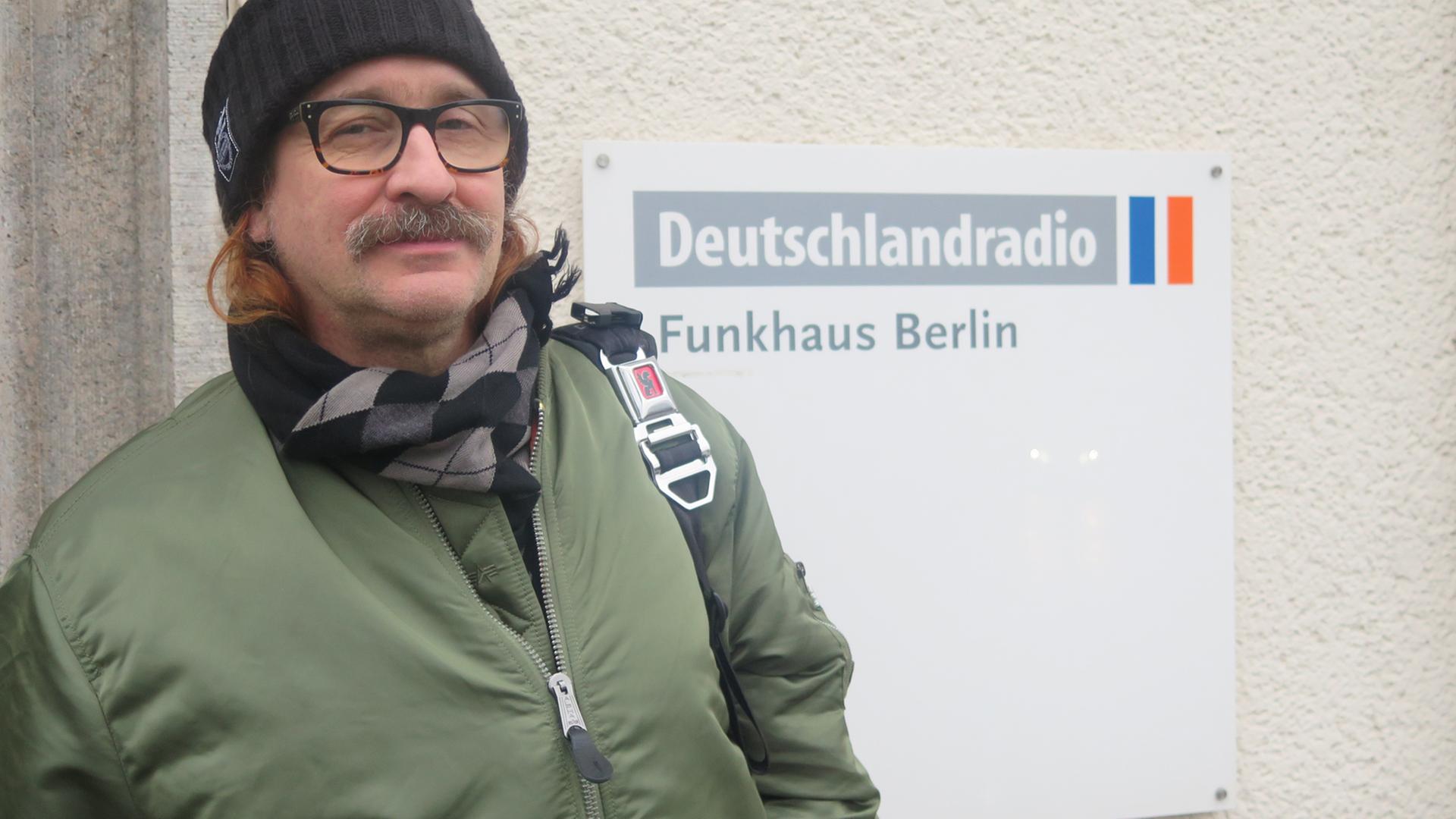 Alexander Hacke, Gitarrist und Bassist der "Einstürzenden Neubauten" Alexander Hacke, Gitarrist und Bassist der "Einstürzenden Neubauten"