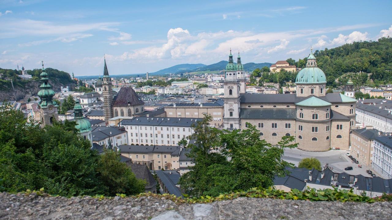 Blick über die Stadtkulisse von Salzburg Blick über die Stadtkulisse von Salzburg