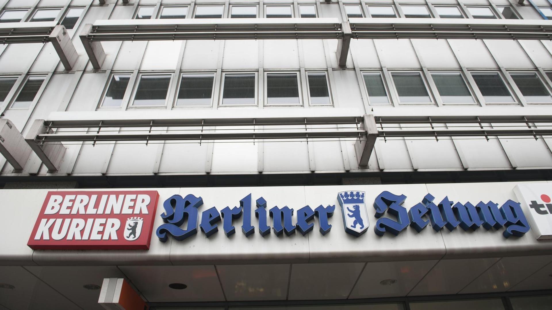 Der Schriftzug «Berliner Zeitung» und «Berliner Kurier» steht am 27.10.2016 am Haus des Berliner Verlages in Berlin. Das Medienhaus DuMont plant tiefe Einschnitte bei seinen Hauptstadtblättern «Berliner Zeitung» und «Berliner Kurier». Der Schriftzug «Berliner Zeitung» und «Berliner Kurier» steht am 27.10.2016 am Haus des Berliner Verlages in Berlin. Das Medienhaus DuMont plant tiefe Einschnitte bei seinen Hauptstadtblättern «Berliner Zeitung» und «Berliner Kurier».