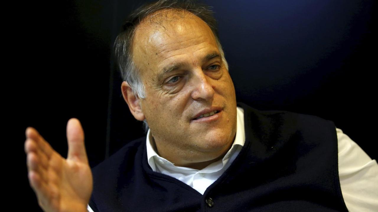Der Präsident der spanischen ersten Fußballliga, Javier Tebas (24.10.2017). Der Präsident der spanischen ersten Fußballliga, Javier Tebas (24.10.2017).