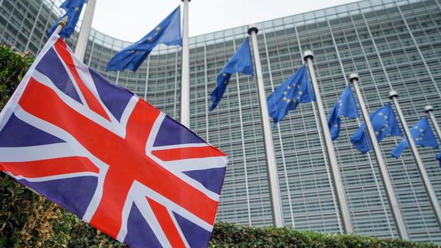 Belgien: Union Jack Flagge vor Europäischer Kommission in Brüssel.