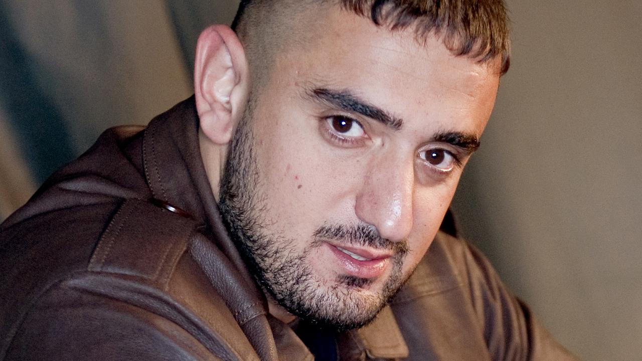 Der Deutsch-Rapper "Haftbefehl", bürglich Aykut Anhan, aufgenommen am 12.05.2014 in Berlin Der Deutsch-Rapper "Haftbefehl", bürglich Aykut Anhan, aufgenommen am 12.05.2014 in Berlin