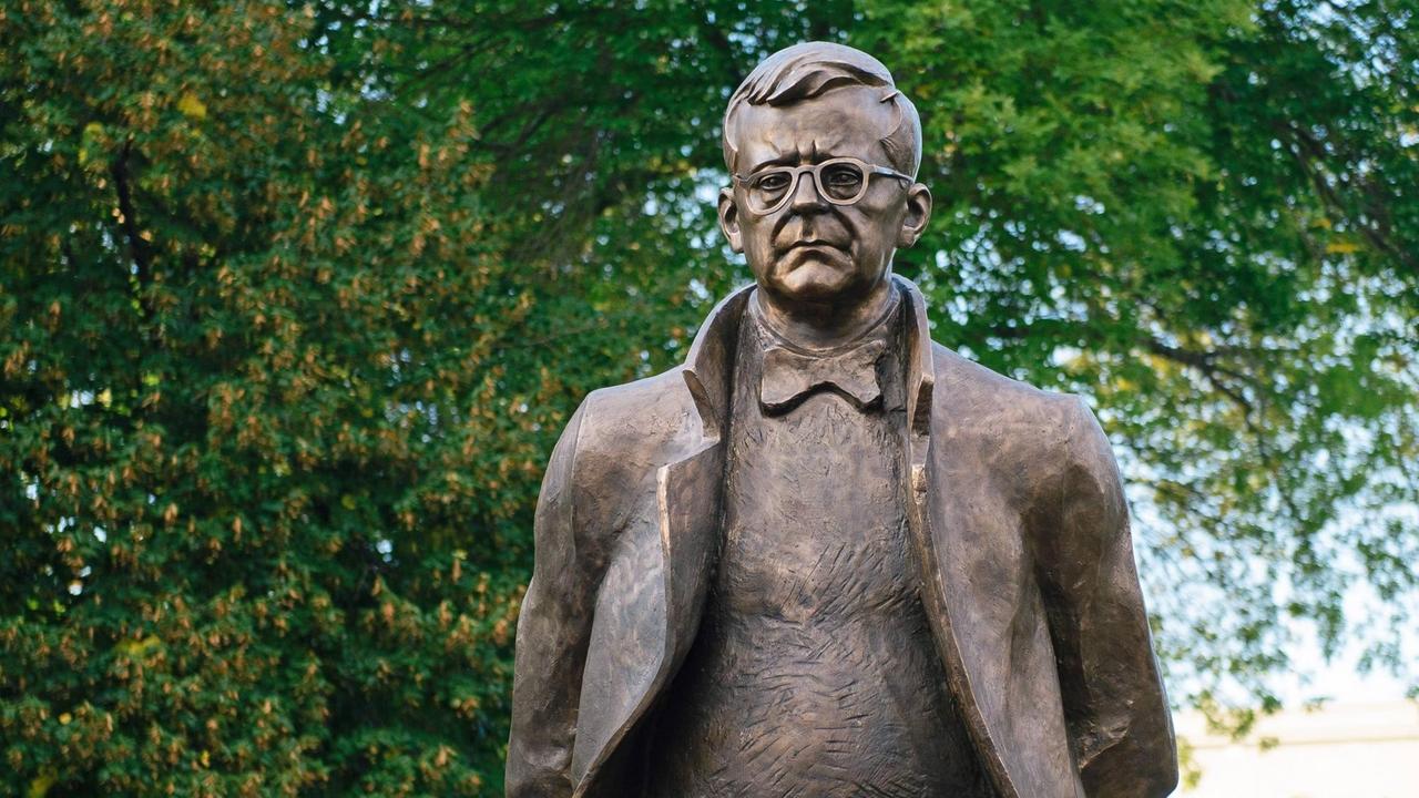 Skulptur von Dmitri Schostakowitsch. Skulptur von Dmitri Schostakowitsch.