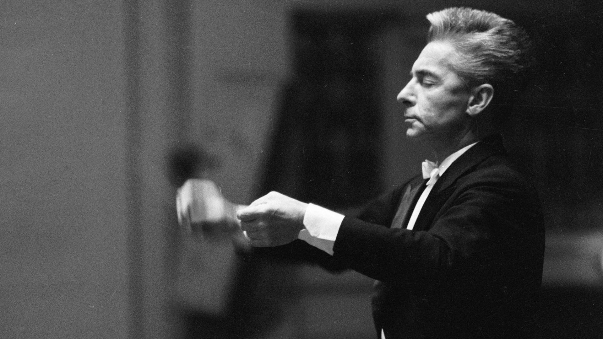 Herbert von Karajan im Jahr 1966 in Prag Herbert von Karajan im Jahr 1966 in Prag