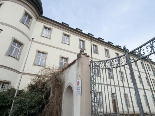 Das Kloster Pielenhofen, aufgenommen am 24.02.2015 in (Bayern). Von 1981 bis 2013 war in dem Kloster die Domspatzen-Vorschule untergebracht. In der Vorschule der weltberühmten Regensburger Domspatzen haben der langjährige Direktor und mehrere andere Lehrer über Jahrzehnte Kinder misshandelt.
