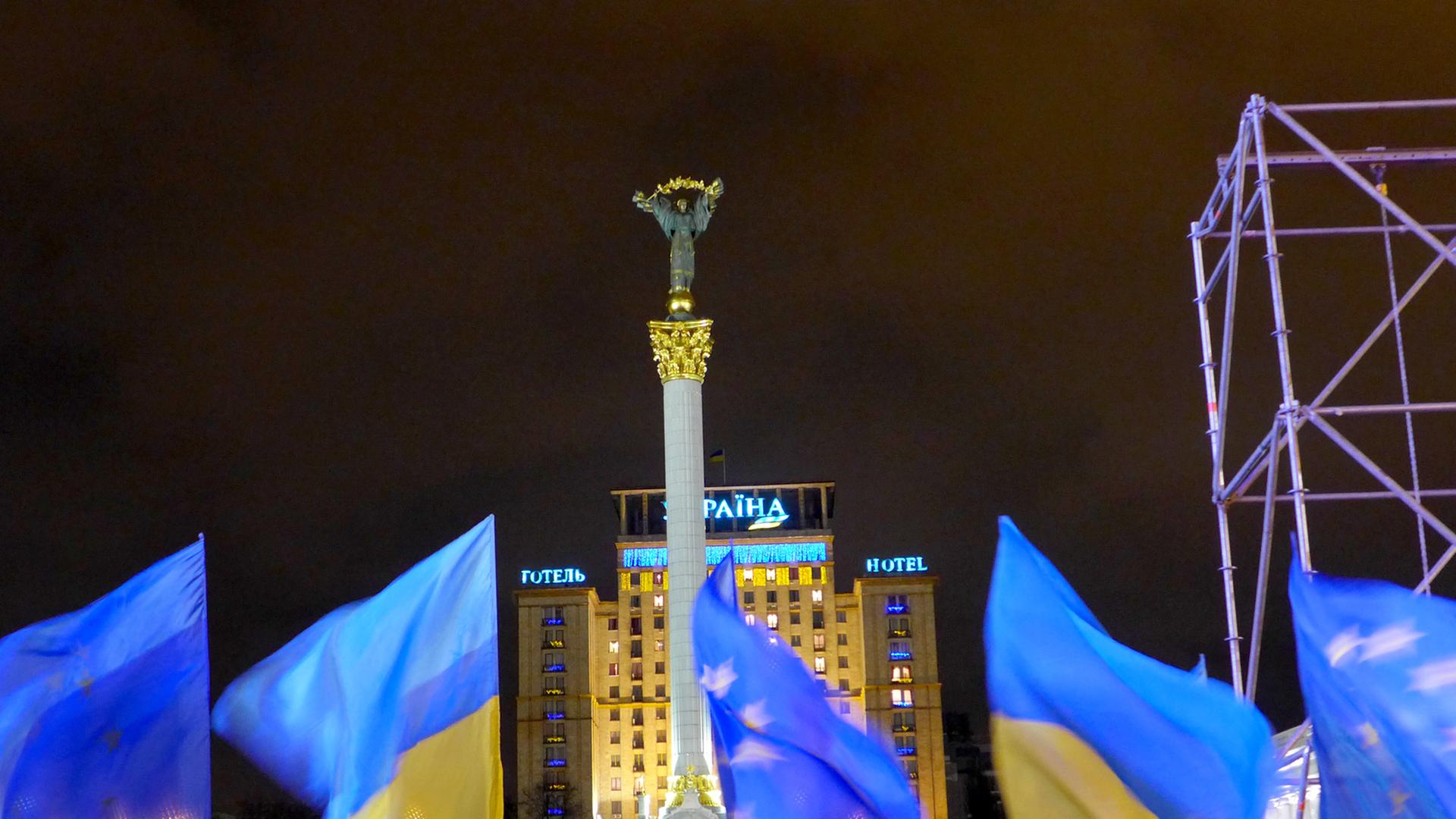 Demonstrierende auf dem Unabhängigkeitsplatz in Kiew Demonstrierende auf dem Unabhängigkeitsplatz in Kiew