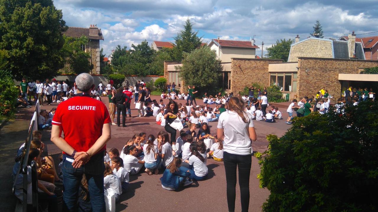 Eine Versammlung der katholischen Jugendbewegung "Hopeteen" im Sommer 2019 in Colombes bei Paris. Eine Versammlung der katholischen Jugendbewegung "Hopeteen" im Sommer 2019 in Colombes bei Paris.