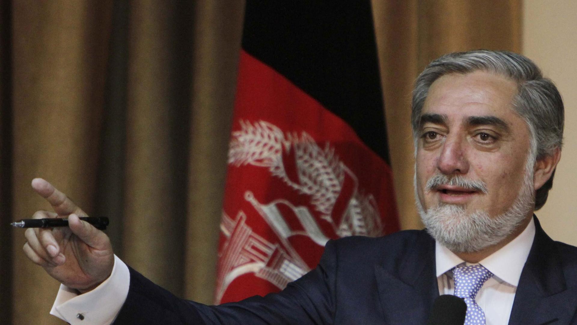 Abdullah Abdullah vor Journalisten. Abdullah Abdullah vor Journalisten.