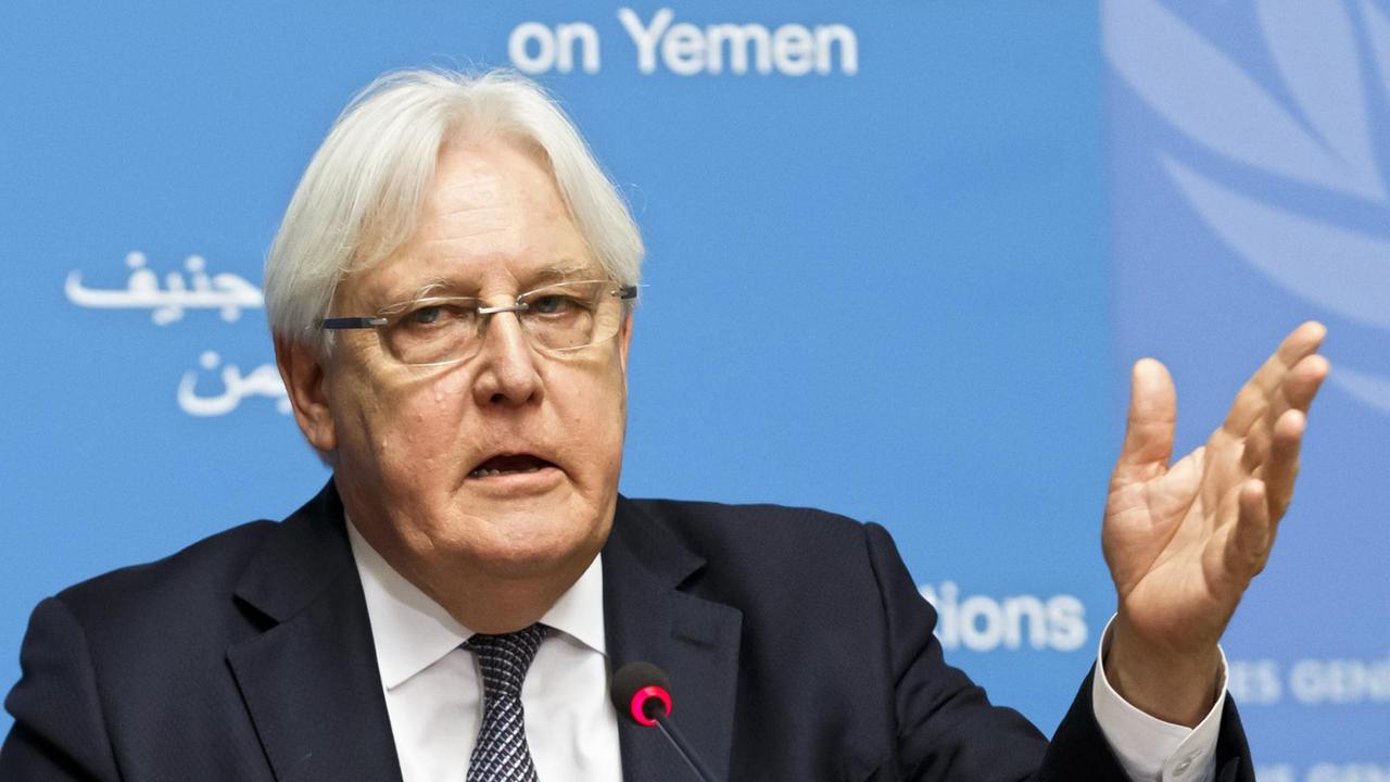 Martin Griffiths, Sonderbeauftragter der Vereinten Nationen für den Jemen, bei einer Pressekonferenz kurz vor Beginn der neuen Friedensgespräche über den Bürgerkrieg im Jemen. Martin Griffiths, Sonderbeauftragter der Vereinten Nationen für den Jemen, bei einer Pressekonferenz kurz vor Beginn der neuen Friedensgespräche über den Bürgerkrieg im Jemen.