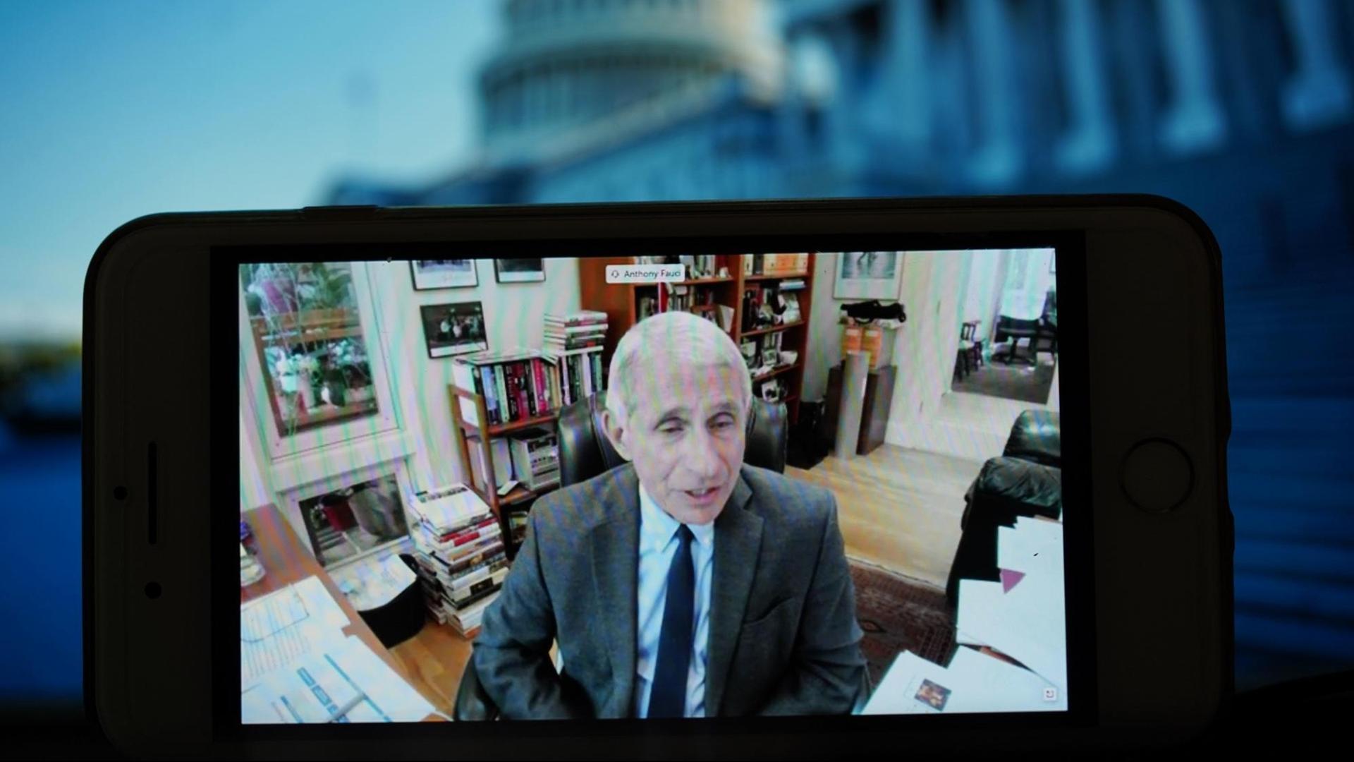 Der Immunologe Dr. Anthony Fauci bei der Senatsanhörung am 12.05.2020 zur Coronakrise in den USA Der Immunologe Dr. Anthony Fauci bei der Senatsanhörung am 12.05.2020 zur Coronakrise in den USA