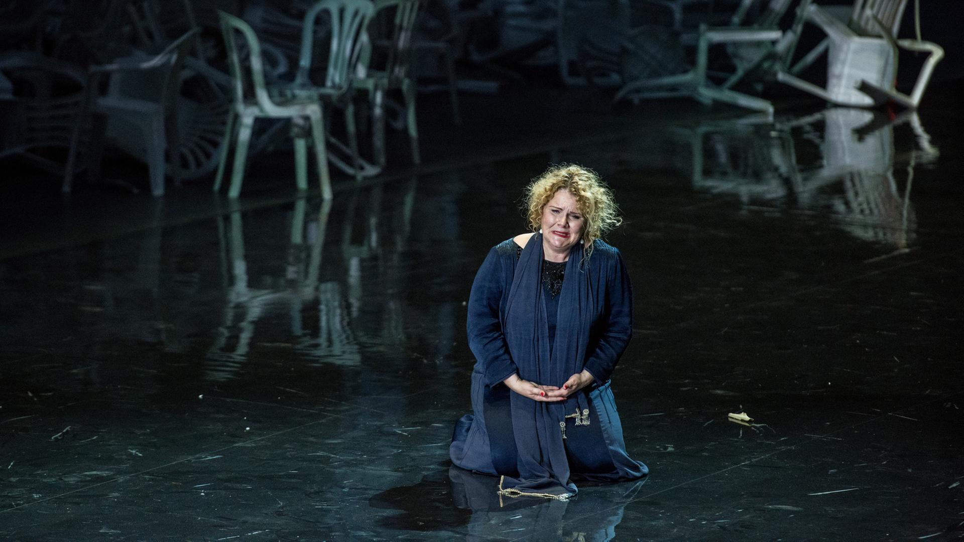 Brigitte Christensen als Königin Alceste in der Jahrhunderthalle während der Generalprobe der Barockoper "Alceste" von Christoph Willibald Gluck Brigitte Christensen als Königin Alceste in der Jahrhunderthalle während der Generalprobe der Barockoper "Alceste" von Christoph Willibald Gluck
