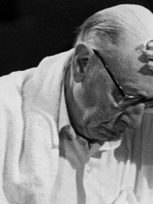 Der Komponist Igor Strawinsky (1882-1971)
